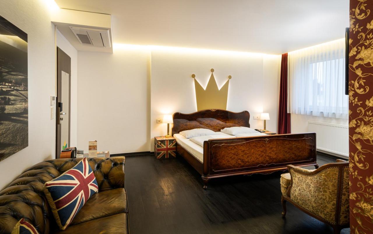 Food Hotel Нойвід Екстер'єр фото