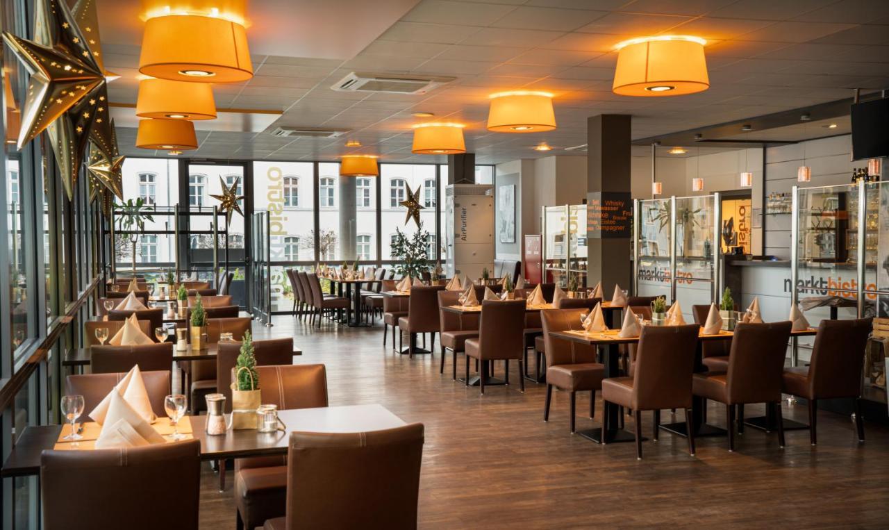 Food Hotel Нойвід Екстер'єр фото
